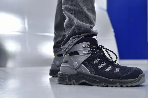 Chaussures de sécurité anti-entorse