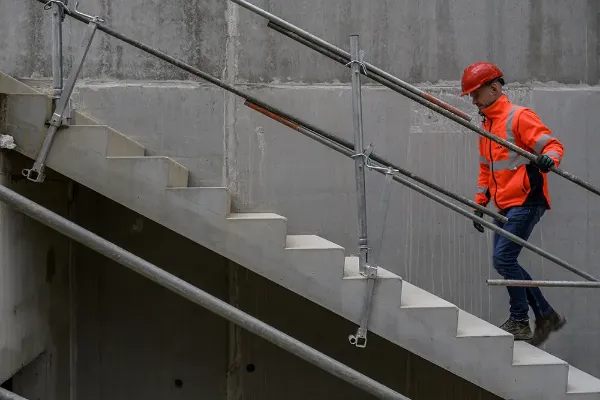 Mettre en place des protections collectives contre les chutes