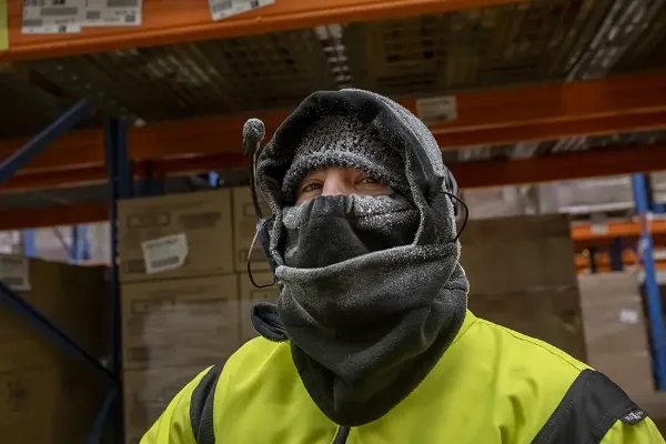 Manutention dans un stockage frigorifique (-20 degrés)